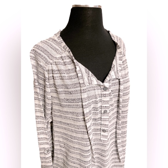 Tab Sleeve Popover Top - Picture 3 of 8